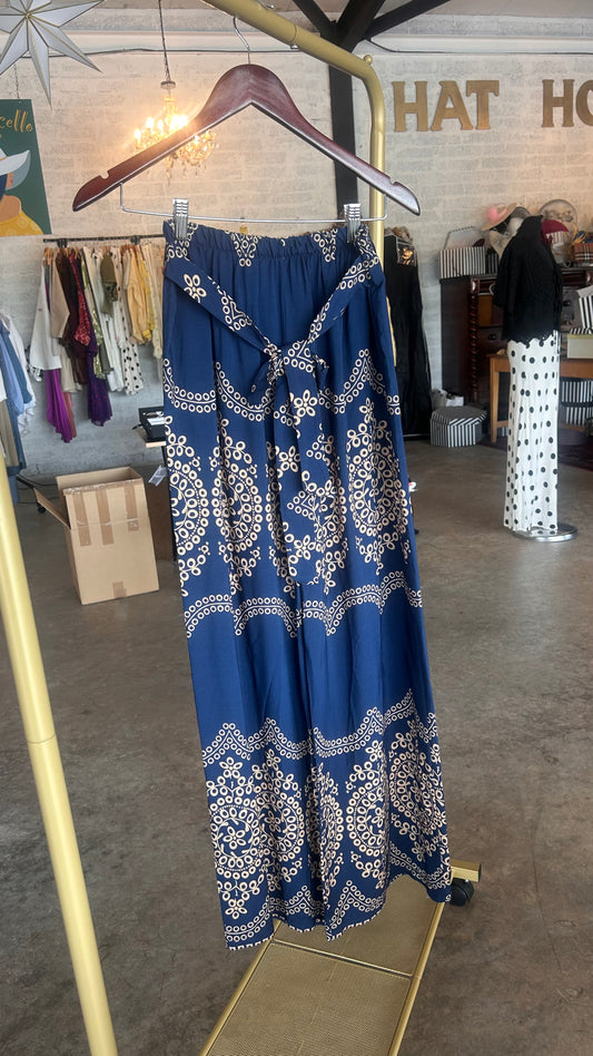 Wide Leg Relaxed Trouser